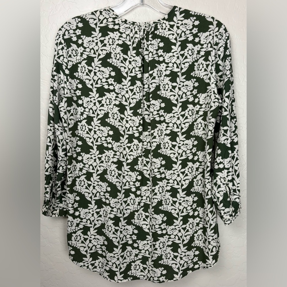 Fun2Fun Green White Floral Pintuck V-Neck Long Sleeve Blouse XS 0670 - Picture 5 of 9